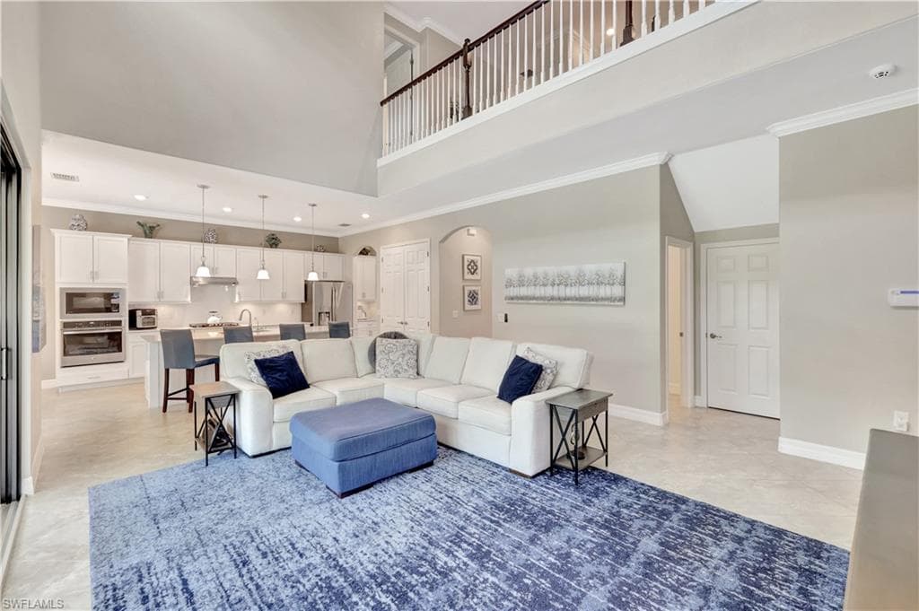 2102 Antigua Ln, Naples, FL 34120-5
