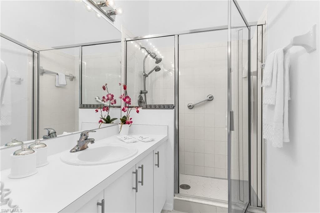 154 Newport Dr 1307, Naples, FL 34114-16