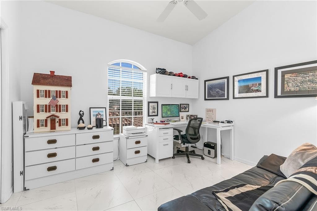 154 Newport Dr 1307, Naples, FL 34114-18