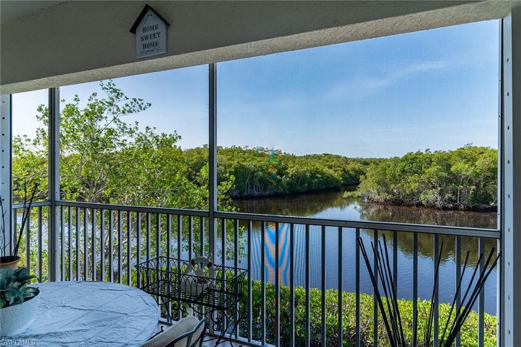 154 Newport Dr 1307, Naples, FL 34114-1