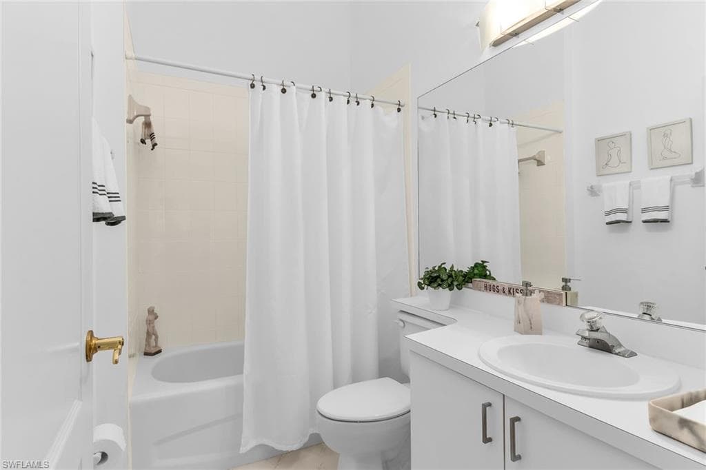 154 Newport Dr 1307, Naples, FL 34114-19