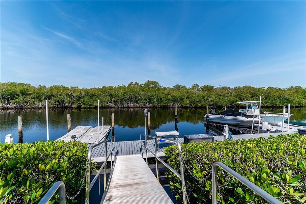 154 Newport Dr 1307, Naples, FL 34114-23