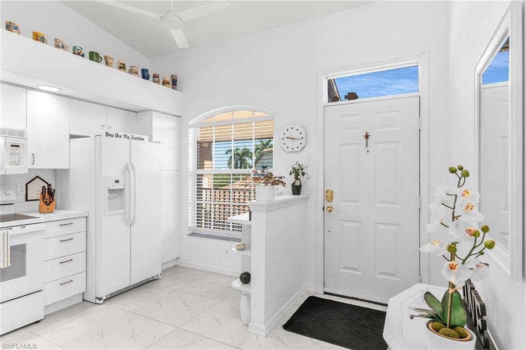 154 Newport Dr 1307, Naples, FL 34114-6