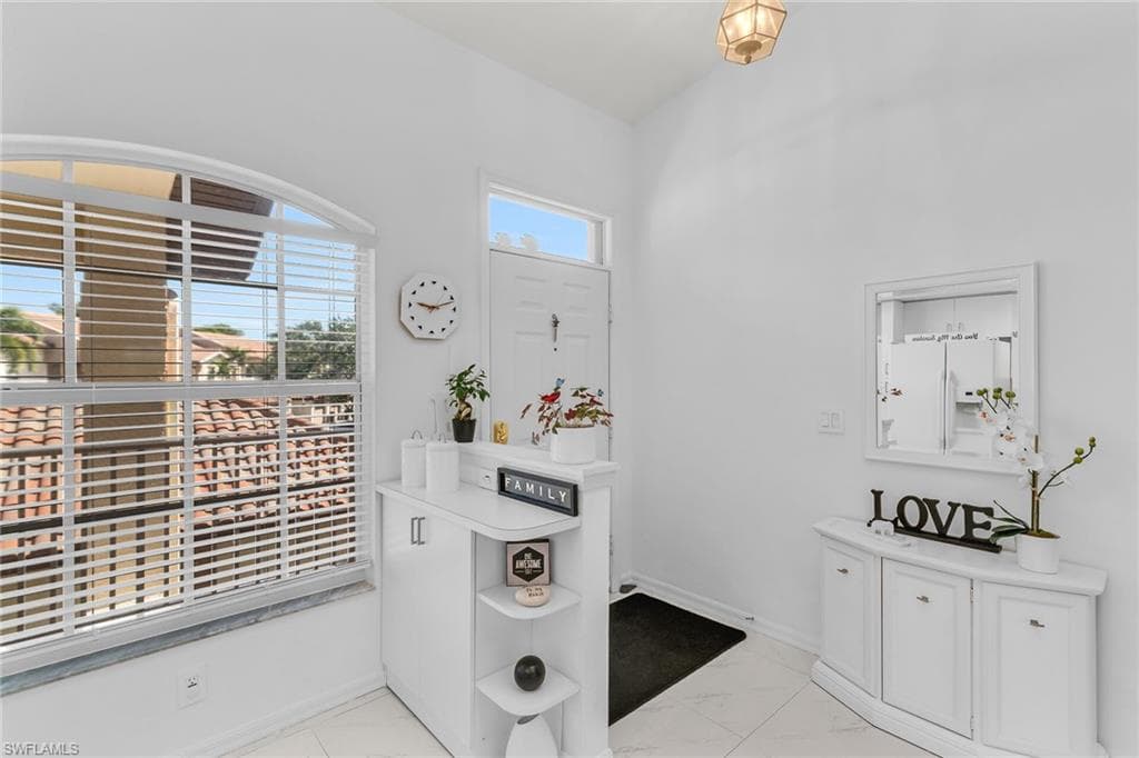 154 Newport Dr 1307, Naples, FL 34114-7