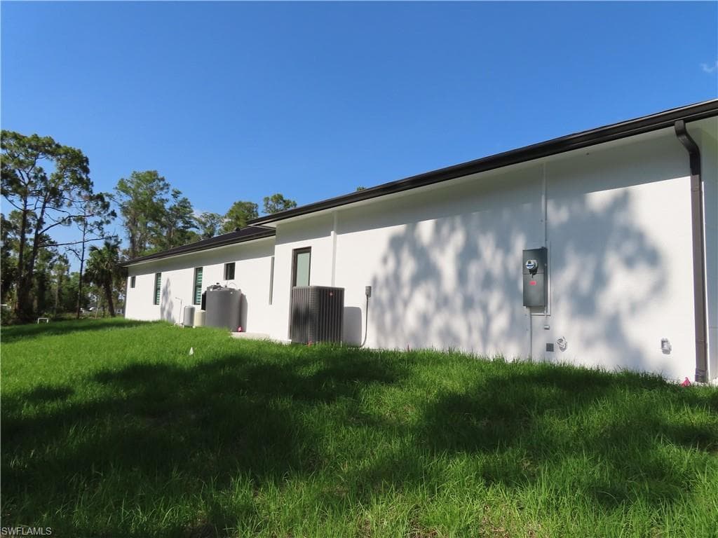 3813 16th Ave NE, Naples, FL 34120-36