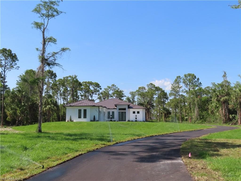 3813 16th Ave NE, Naples, FL 34120-4