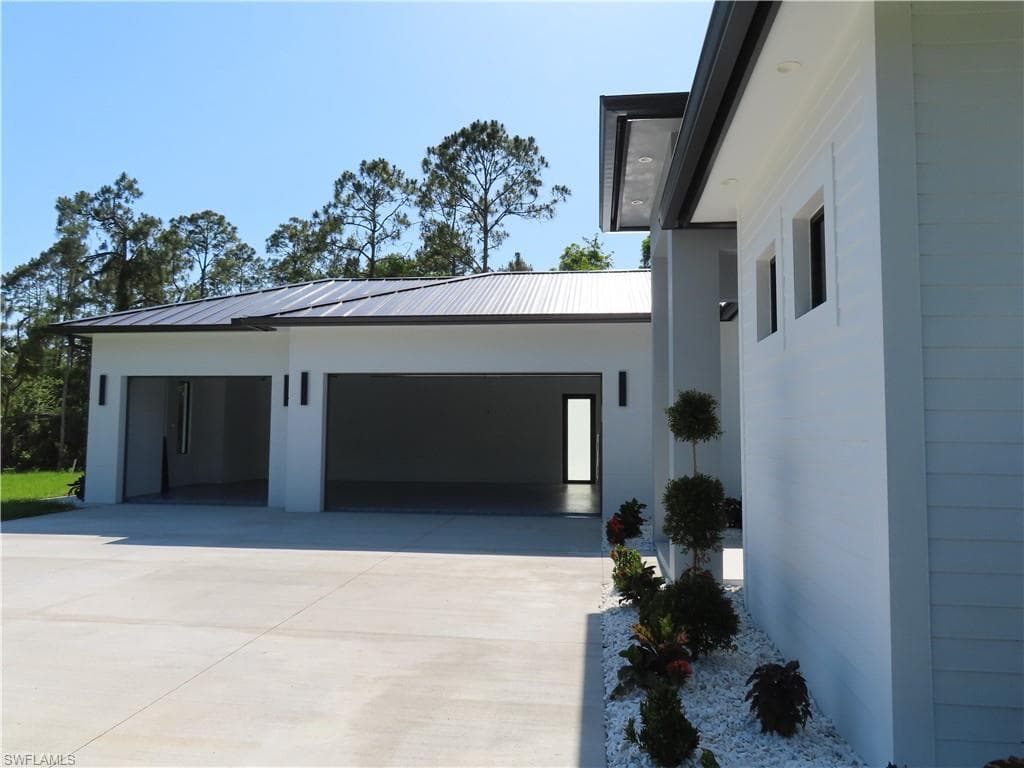3813 16th Ave NE, Naples, FL 34120-5