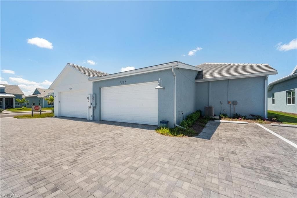 7315 Cayo Coco Ln, Naples, FL 34113-20