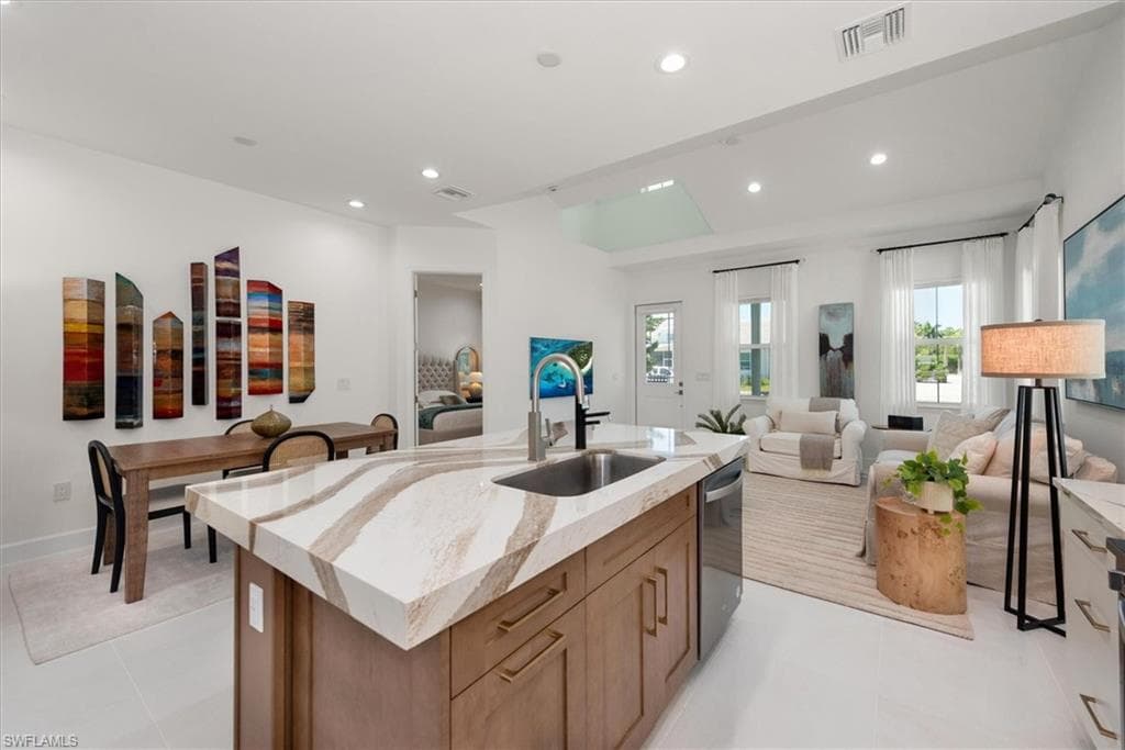 7315 Cayo Coco Ln, Naples, FL 34113-6