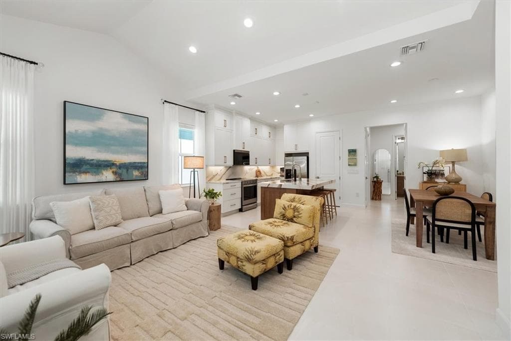 7315 Cayo Coco Ln, Naples, FL 34113-8