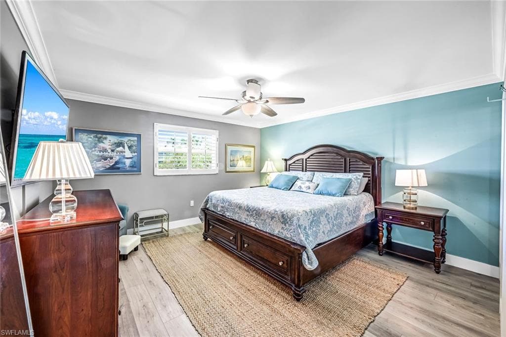 333 Harbour Dr 201, Naples, FL 34103-15