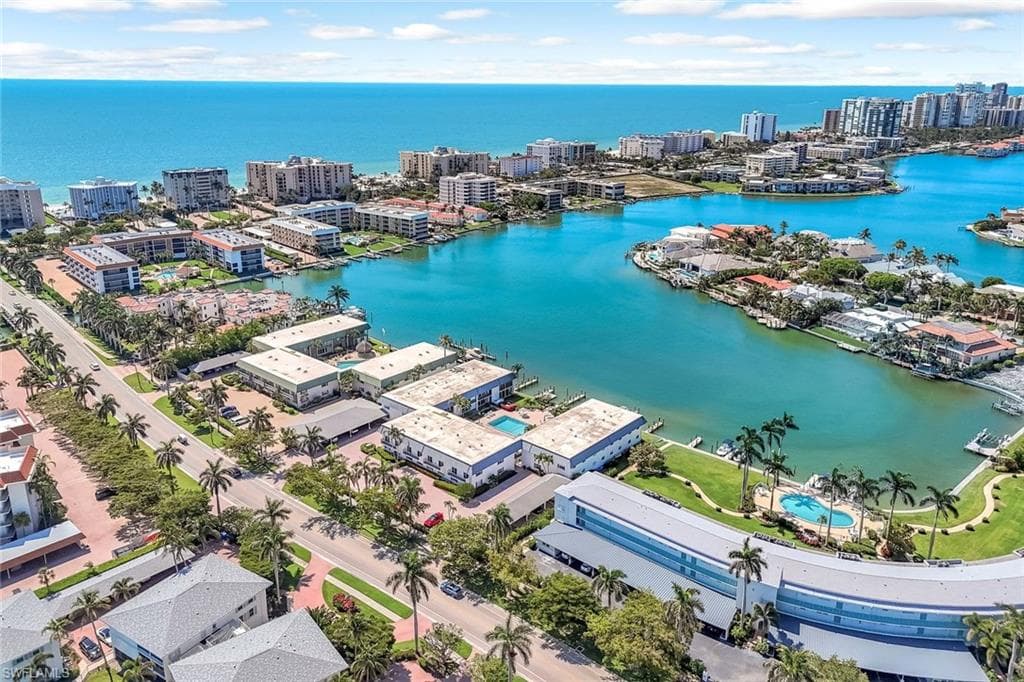 333 Harbour Dr 201, Naples, FL 34103-29