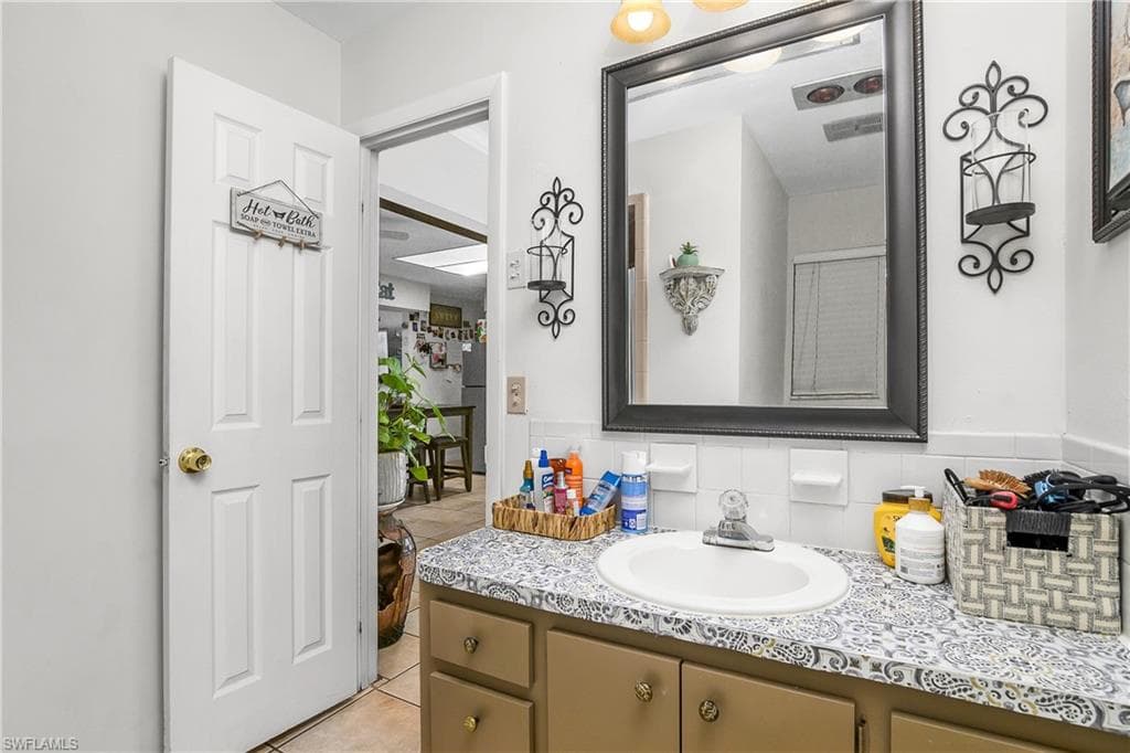13031 9th St, Fort Myers, FL 33905-19