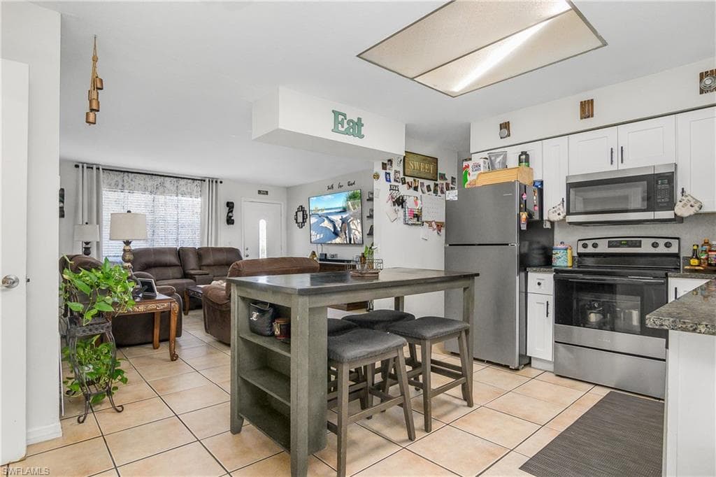 13031 9th St, Fort Myers, FL 33905-8