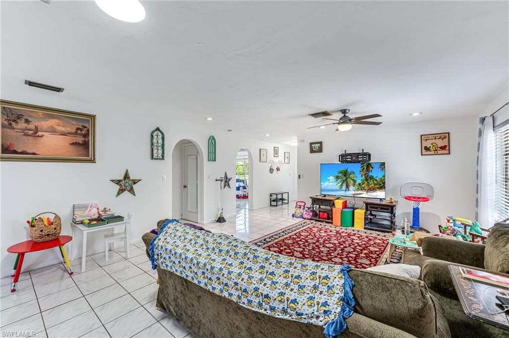 626 103rd Ave N, Naples, FL 34108-11