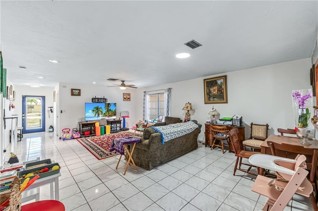 626 103rd Ave N, Naples, FL 34108-12