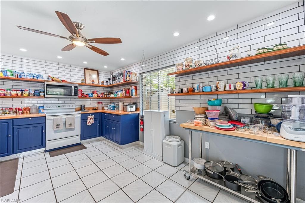 626 103rd Ave N, Naples, FL 34108-14