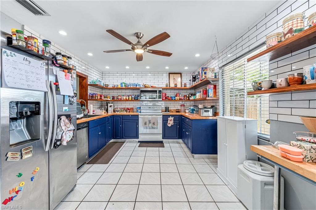 626 103rd Ave N, Naples, FL 34108-15