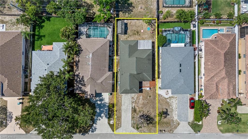 626 103rd Ave N, Naples, FL 34108-45