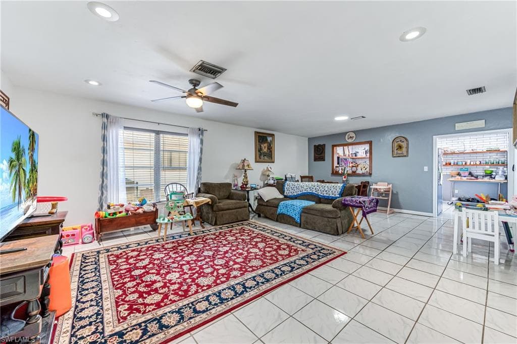 626 103rd Ave N, Naples, FL 34108-8