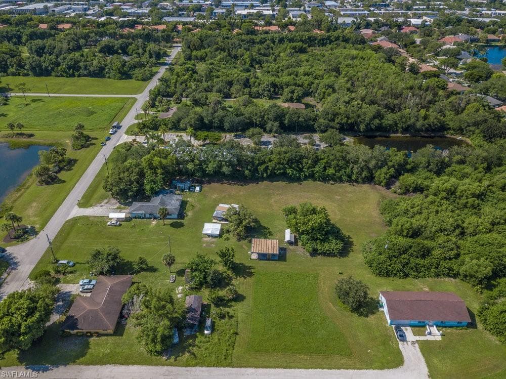 6785 Yarberry Ln, Naples, FL 34109-13