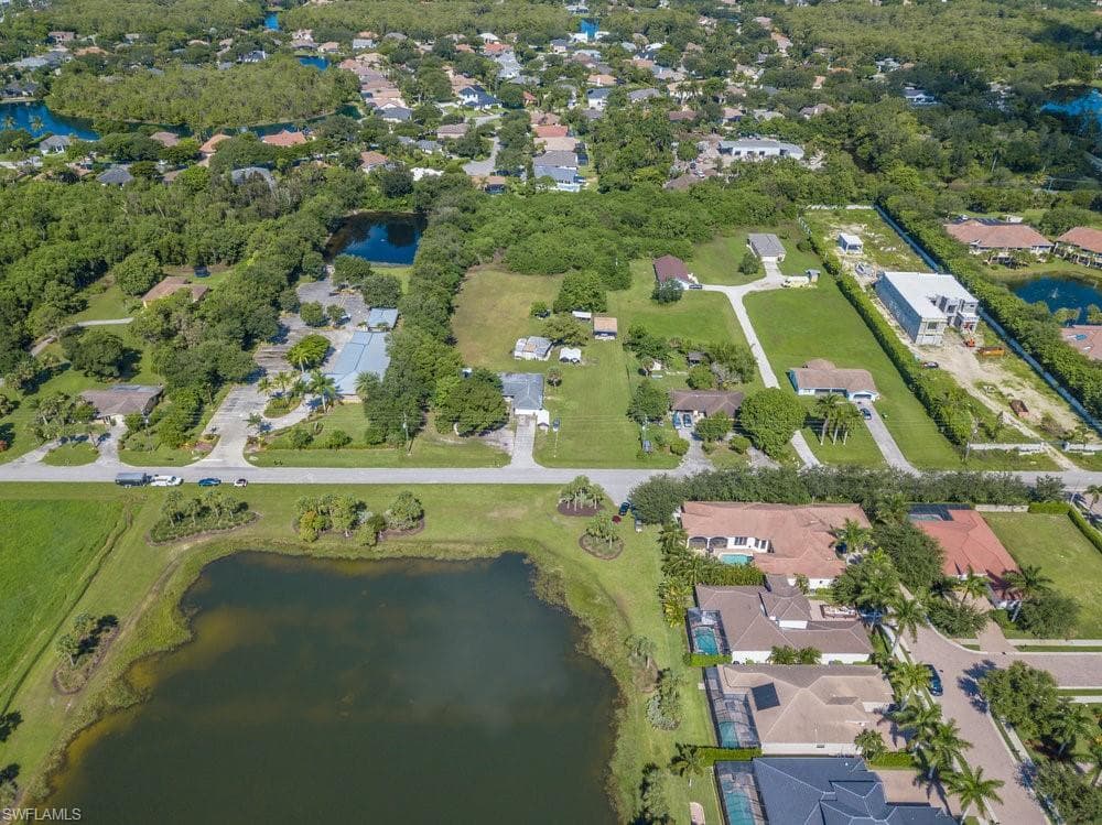 6785 Yarberry Ln, Naples, FL 34109-5