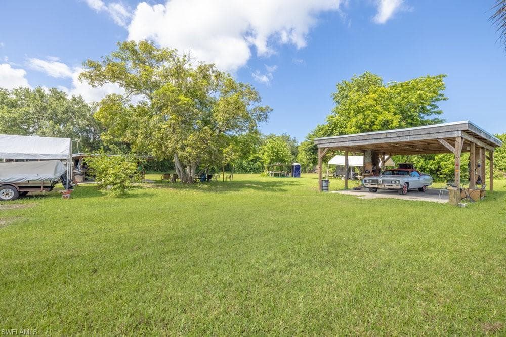 6785 Yarberry Ln, Naples, FL 34109-8