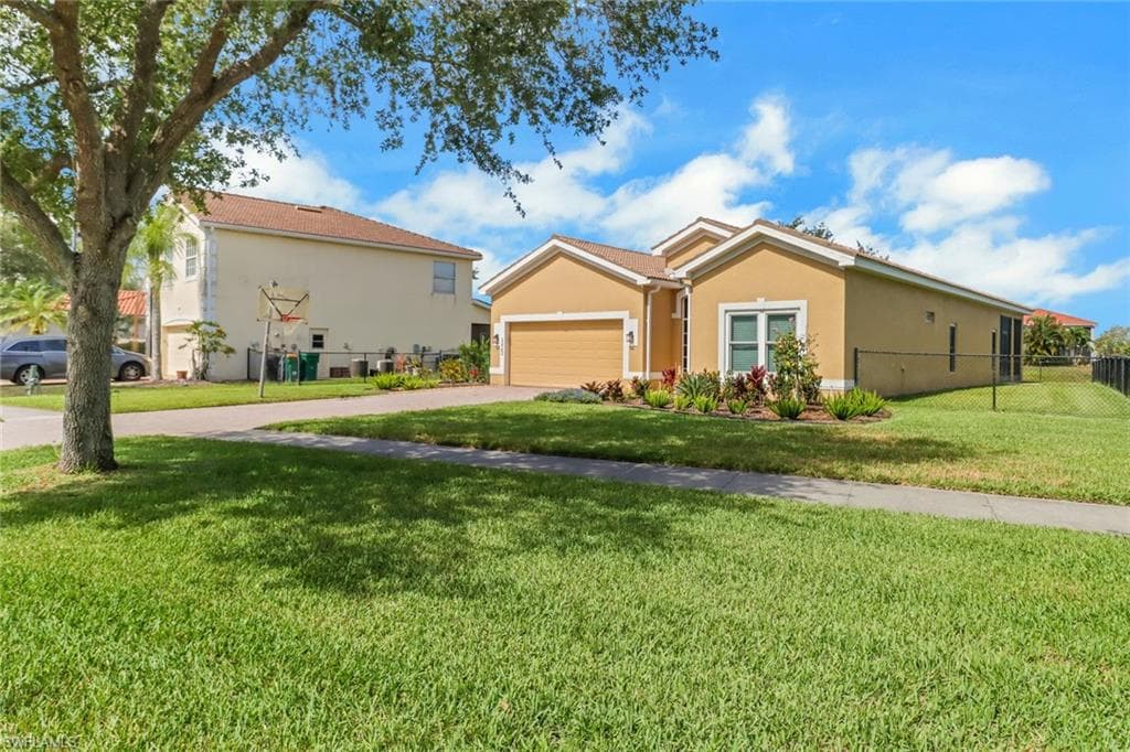 2642 Orange Grove Trl, Naples, FL 34120-2