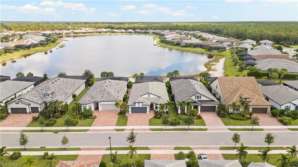 6767 Pennyroyal Dr, Naples, FL 34114-38