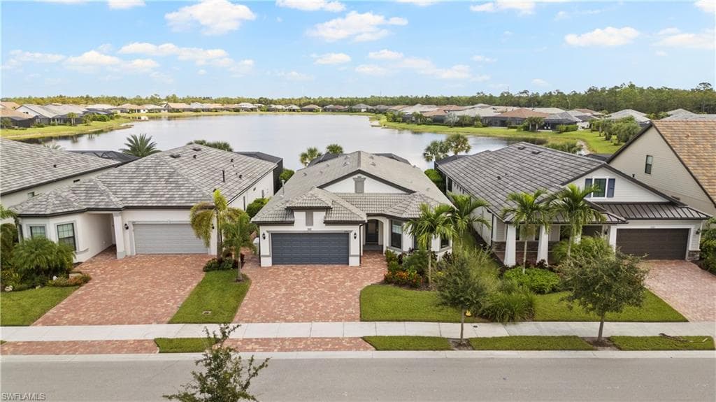 6767 Pennyroyal Dr, Naples, FL 34114-3