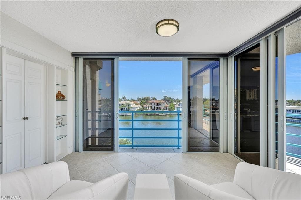 255 Park Shore Dr 3-341, Naples, FL 34103-12