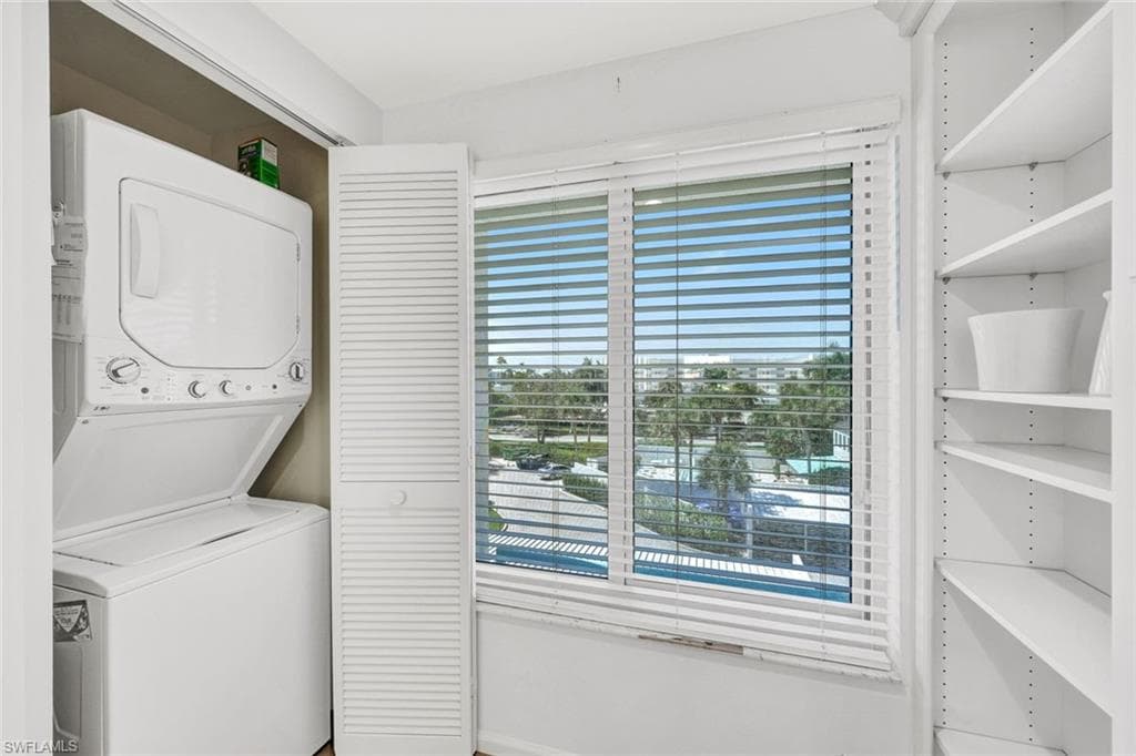 255 Park Shore Dr 3-341, Naples, FL 34103-20