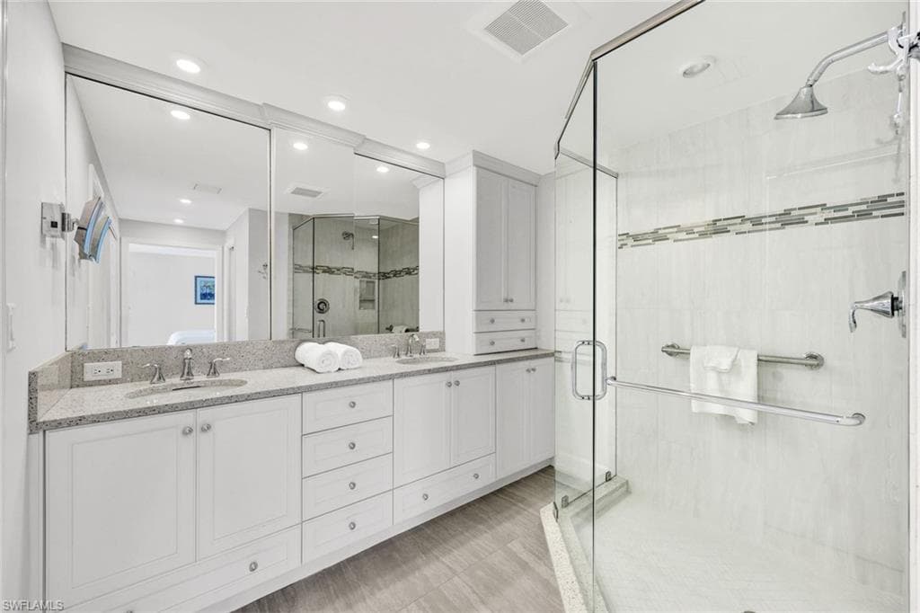 255 Park Shore Dr 3-341, Naples, FL 34103-25