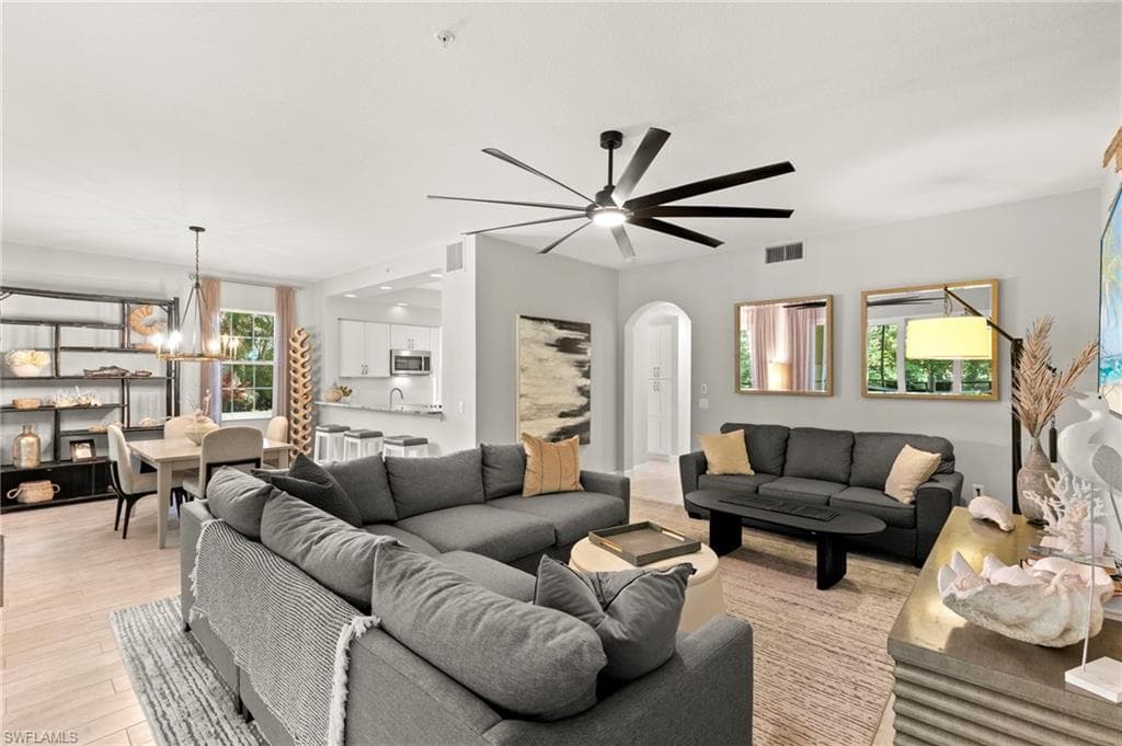 575 El Camino Real 6-102, Naples, FL 34119-9