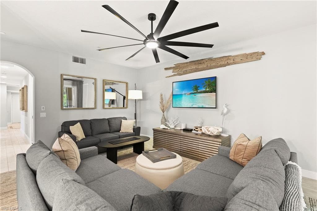 575 El Camino Real 6-102, Naples, FL 34119-10