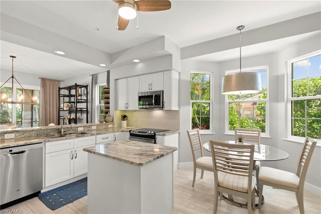 575 El Camino Real 6-102, Naples, FL 34119-17