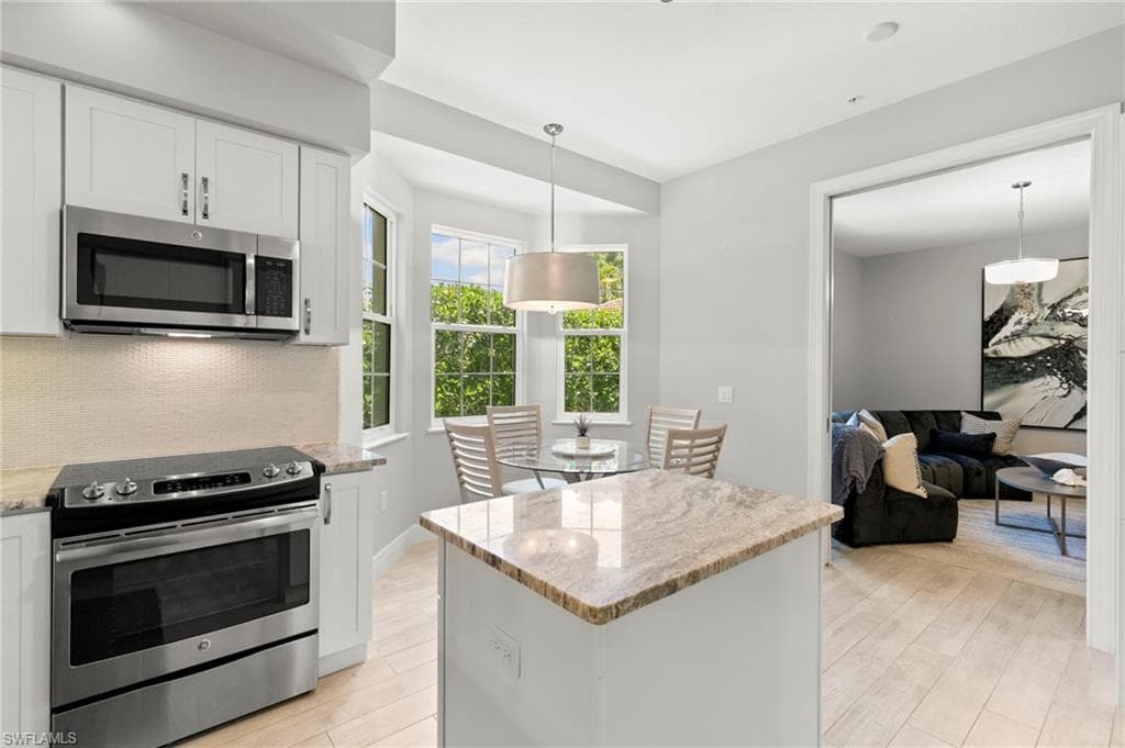 575 El Camino Real 6-102, Naples, FL 34119-22