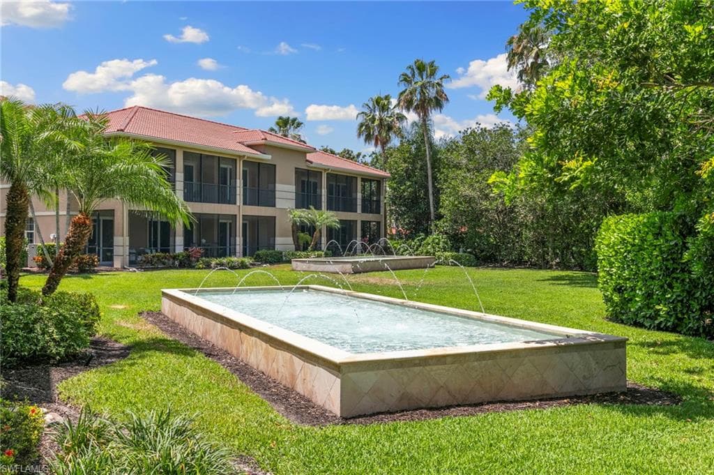 575 El Camino Real 6-102, Naples, FL 34119-36