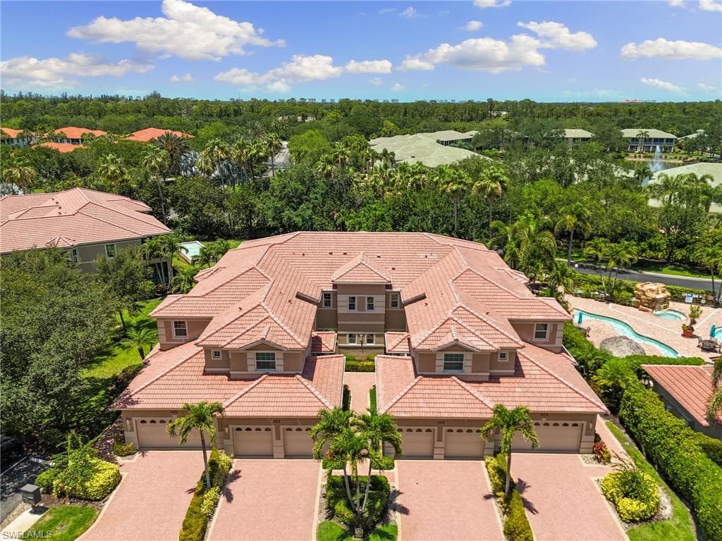 575 El Camino Real 6-102, Naples, FL 34119-45