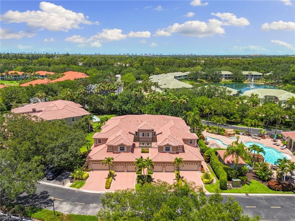 575 El Camino Real 6-102, Naples, FL 34119-4
