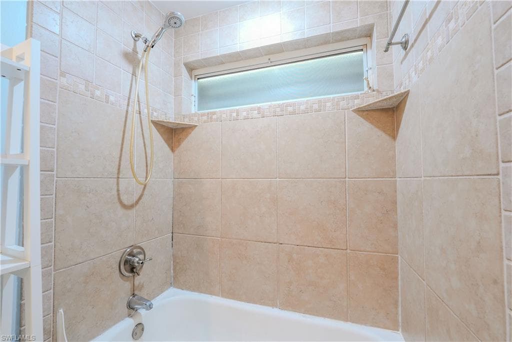 430 Saint Andrews Blvd 6, Naples, FL 34113-24