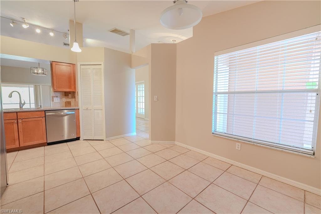 430 Saint Andrews Blvd 6, Naples, FL 34113-26
