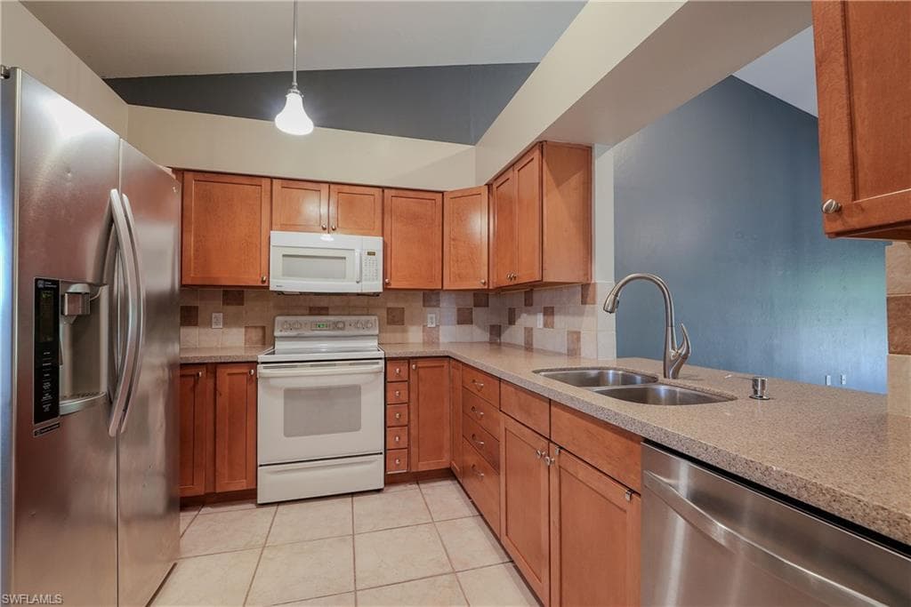 430 Saint Andrews Blvd 6, Naples, FL 34113-30