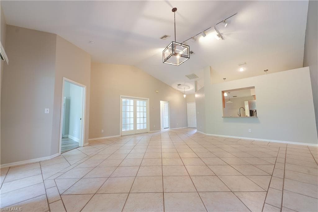 430 Saint Andrews Blvd 6, Naples, FL 34113-34
