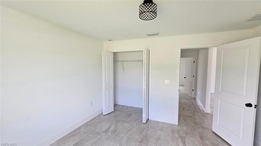 2927 8th St SW, Lehigh Acres, FL 33976-18