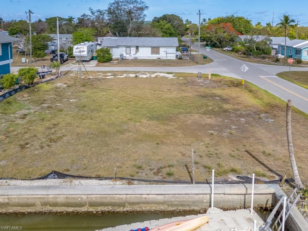 226 Goodland Dr, Goodland, FL 34140-11