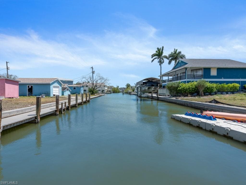 226 Goodland Dr, Goodland, FL 34140-1