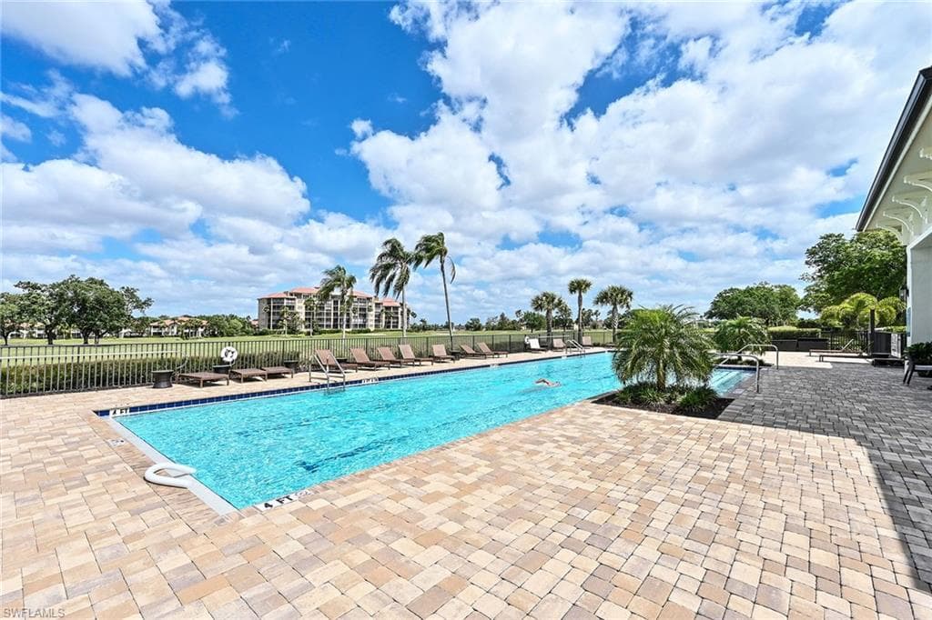 560 El Camino Real 1102, Naples, FL 34119-38