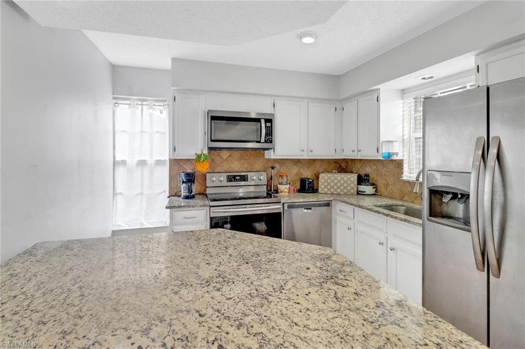 4617 Lombardy Ln, Naples, FL 34112-10