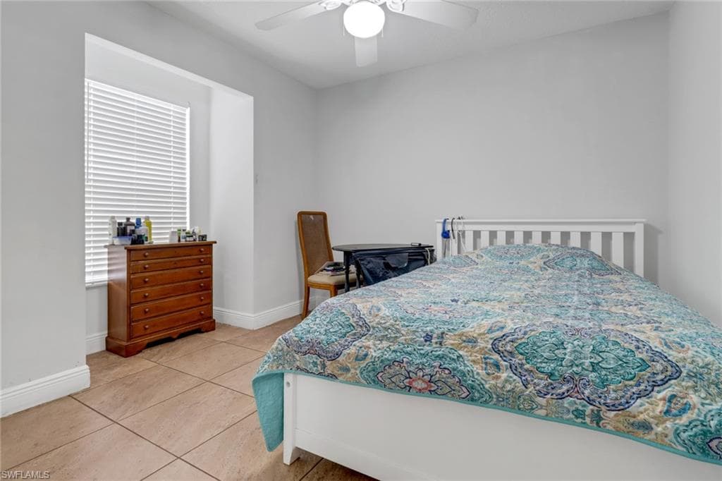4617 Lombardy Ln, Naples, FL 34112-16